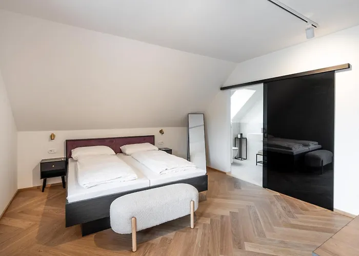 SISTERS Haus Hotel Garni