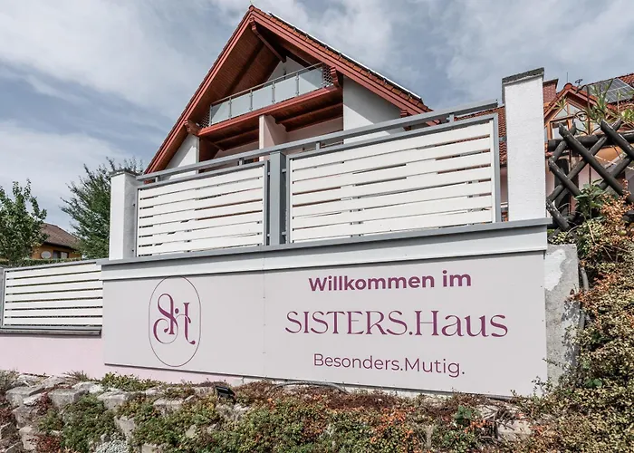 SISTERS Haus Hotel Garni
